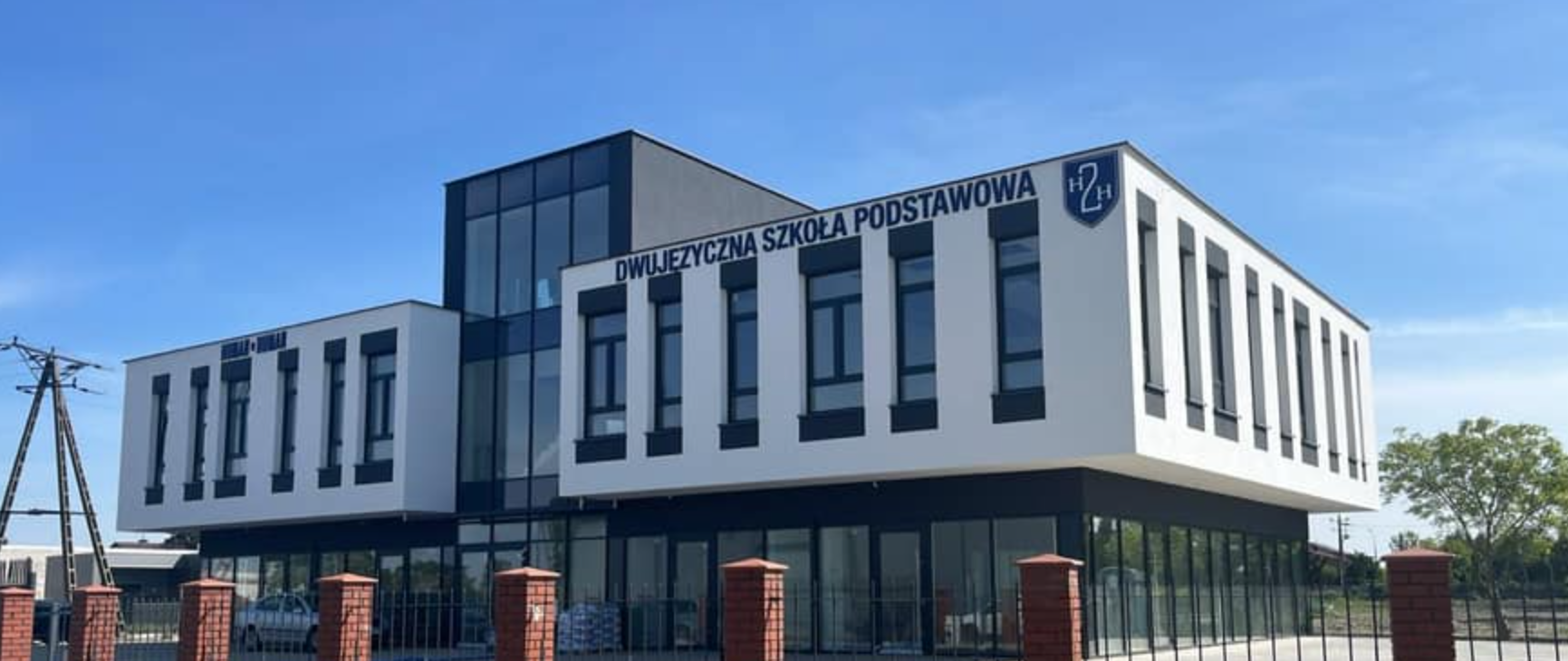 Dwujęzyczna SP Human2Human H2H - budynek szkoły